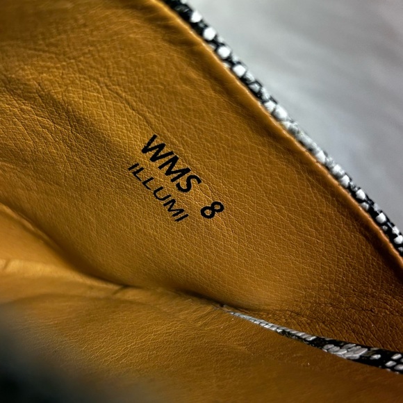 Report Illumi Asymmetrical Pointed Toe Snakeskin Flat Mule Size 8 - Picture 9 of 9